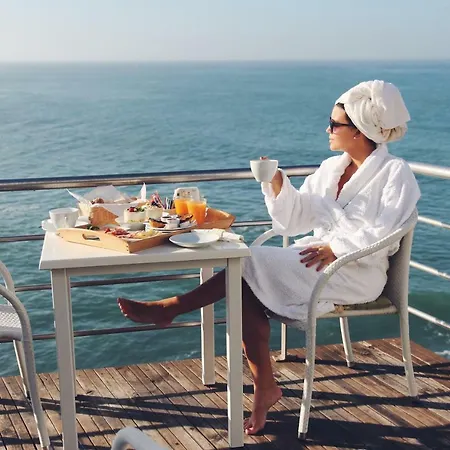 Casa D'arriba Bed & Breakfast Atouguia Da Baleia