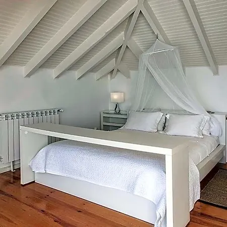 Casa D'arriba 4* アトウギア・ダ・バレイア